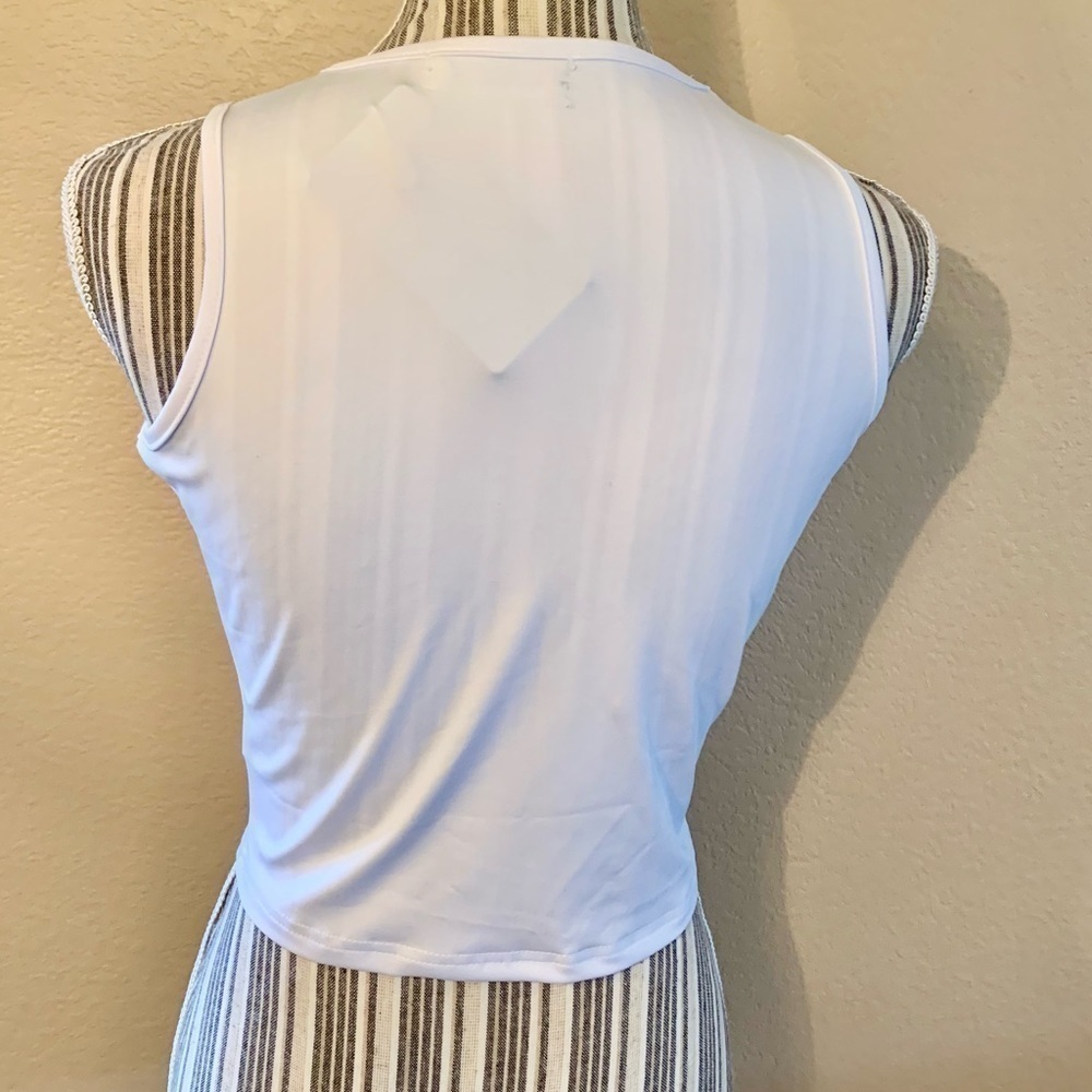 NWT Sleeveless Top Small Cropped Muscle Tee White Stretchy Spandex Worldealshop - Picture 7 of 12